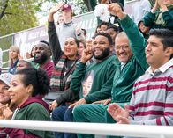 Black-ish – (v.li.): Terrence Terrell (Ben), Tracee Ellis Ross (Rainbow ‚Bow‘ Johnson), Anthony Anderson (Andre ‚Dre‘ Johnson), Laurence Fishburne (Pops).