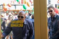 Lethal Weapon – Roger Murtaugh (Damon Wayans, l.); Wesley Cole (Seann William Scott, r.)