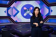 Maithink X - Die Show – Nach ihrer Elternzeit moderiert Mai Thi Nguyen-Kim in ihrer unvergleichlichen Weise die neuen Folgen von "MAITHINK X - Die Show". In der ersten Sendung beschäftigt sie sich mit dem "Populismus".