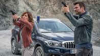 SOKO Kitzbühel – Nina Pokorny (Julia Cencig) und Lukas Roither (Jakob Seeböck) im Einsatz.
