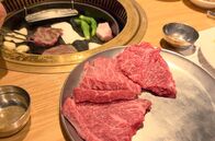 Küchen der Welt – Im ganzen Land und vor allem unter Gastronomen ist das Fleisch des Hanwoo-Rindes heiß begehrt. Es steht in den renommiertesten südkoreanischen Restaurants auf der Speisekarte