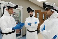 Atlanta Medical – (v.l.n.r.) Dr. Alec Shaw (Miles Gaston Villanueva); Dr. Irving Feldman (Tasso Feldman); Dr. Devon Pravesh (Manish Dayal)