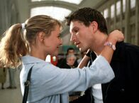Auch Erben will gelernt sein – Der arbeitslose Schauspieler Mike (Hardy Krüger Jr.) will mit seiner Verlobten Lisa (Julia Thurnau) ein Traumhaus beziehen. Die Sache hat nur einen Haken: Mike ist pleite.