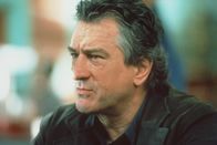 The Score – Eigentlich will Nick (Robert De Niro) seine Verbrecherkarriere beenden, um sich ganz seiner Freundin Diane widmen zu können. Da bietet sich dem alten Panzerknacker noch eine letzte, ganz große Gelegenheit ...