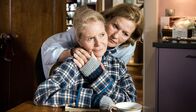 Die letzte Reise – Heike (Suzanne von Borsody, re.) möchte ihre Mutter Katharina Krohn (Christiane Hörbiger) nicht gehen lassen.