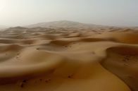 Wildes Marokko – Die Dünenlandschaft Erg Chebbi im Südosten Marokkos: ein Meer aus Sand