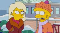 Die Simpsons – Lisa (r.) lernt Harper (l.), eine Freundin mit gewissen Vorzügen, kennen. Doch kann diese Freundschaft gutgehen?