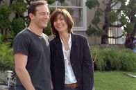 Freunde mit Geld – David (Jason Isaacs, l.) und Christine (Catherine Keener, r.) sind erfolgreiche Drehbuchautoren.