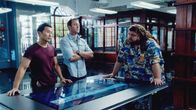 Hawaii Five-0 – Gemeinsam versuchen sie einen neuen Fall zu lösen: Jerry Ortega (Jorge Garcia, r.), Steve (Alex O'Loughlin, M.) und Chin (Daniel Dae Kim, l.) ...