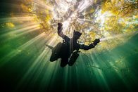 Terra X: Faszination Wasser – Cenote in Yucatán: Tausende dieser geheimnisvollen Wasserlöcher gibt es hier, wie viele genau, weiß niemand.