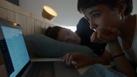 Stalk – Alma (Carmen Kassovitz) und Alex (Pablo Cobo)