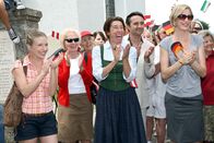 Vier Frauen und ein Todesfall – (v.li.) Martina Poel (Sabine), Adele Neuhauser (Julie), Harald Schrott (Raphael Dorn), Julia Stinshoff (Lola).