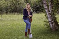 Sturm der Liebe – SENDER: ARD - SENDETITEL: Sturm der Liebe Folge 2975 - UNTERTITEL: - CAPTION: ARD STURM DER LIEBE FOLGE 2975 Uhr im ERSTEN..Alicia (Larissa Marolt) bringt es nicht übers Herz, Viktors Kette wegzuwerfen..
