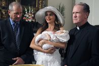 Modern Family – L-R: Jay Pritchett (Ed O'Neil), Gloria Delgado-Pritchett (Sofía Vergara), Father Krzyzieski (Josh Clark)