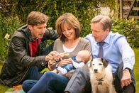 Inspector Barnaby – (v.li.): Gwilym Lee (DS Charlie Nelson), Fiona Dolman (Sarah Barnaby), Neil Dudgeon (DCI John Barnaby).