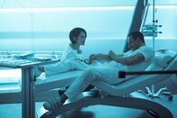 Assassin's Creed – Sofia (Marion Cotillard, l.); Cal Lynch (Michael Fassbender, r.)