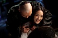Tai Chi Hero – L-R: Master Chen Chang Xing (Tony Ka Fai Leung) und Mother Yang (Qi Shu)
