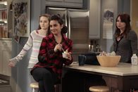 Last Man Standing – (v.l.n.r.) Eve (Kaitlyn Dever); Mandy (Molly Ephraim); Kristin (Amanda Fuller)