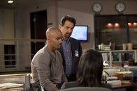 Criminal Minds – Ermitteln in einem neuen Fall: Rossi (Joe Mantegna, M.), Morgan (Shemar Moore, l.) und Prentiss (Paget Brewster, r.) ...