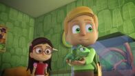 PJ Masks - Pyjamahelden – L-R: Amaya/Owlette (voiced by Addison Holley), Gekko (voiced by Kyle Breitkopf)