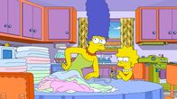 Die Simpsons – Marge (l.); Lisa (r.)