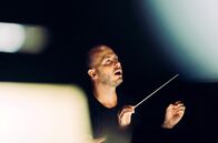 Beatrice Rana spielt Schumann (ARTE) – Der kanadische Dirigent Yannick Nézet-Séguin leitet bei den Sommerfestspielen in Baden-Baden das Chamber Orchestra of Europe.