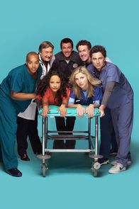 Scrubs - Die Anfänger – (3. Staffel) - Die Belegschaft des Sacred Heart Hospitals muss täglich mit neuen Überraschungen rechnen: (hinten) John Dorian (Zach Braff, r.), Turk (Donald Faison, l.), Dr. Phil Cox (John C. McGingley, 2.v.r.), Hausmeister (Neil Flynn, M.), Dr. Bob Kelso (Ken Jenkins, 2.v.l.) (vorne) Elliot (Sarah Chalke, r.), und Carla Espinosa (Judy Reyes, l.) ...