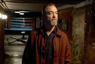 Suspect – Danny (James Nesbitt) findet Ryan beim Training.