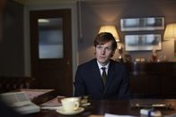 Der junge Inspektor Morse – Nach viermonatiger Abwesenheit kehrt Endeavour Morse (Shaun Evans) wieder in den Dienst zurück.