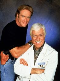 Diagnose: Mord – Steve Sloan (Barry Van Dyke, l.); Dr. Mark Sloan (Dick Van Dyke, r.)