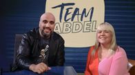 Team Abdel – Gastgeber Abdelkarim mit Gast Melodie Michelberger (r).