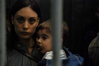 Löwenkäfig – Julia (Martina Gusman) muss ihren Sohn Tomás (Tomás Plotinsky) im Gefängnis großziehen.