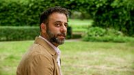 Rote Rosen – Mo (Yunus Cumartpay) wird nicht länger um die Liebe kämpfen.