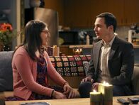 The Big Bang Theory – Ein ganz besonderer Abend wartet auf Sheldon (Jim Parsons, r.) und Amy (Mayim Bialik, l.) ...