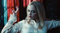 Dark Shadows – Die Hexe Angelique Bouchard (Eva Green), einst für Barnabas' Verwandlung in einen Vampir verantwortlich, begehrt den zurückgekehrten Junggesellen noch immer...