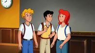 Bibi und Tina – Alex (M.) ist eifersüchtig. Seine Freundin Tina (r.) kümmert sich zu sehr um Jim (l.).