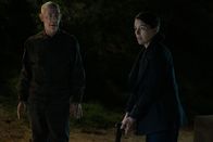 Counterpart – Howard (J.K. Simmons, l.); Emily (Olivia Williams, r.)