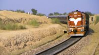 Traumzüge – Allein die Lokomotive des 2008 erbauten Maharadscha-Expresses wiegt 113 Tonnen.