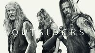 Outsiders – Poster L-R: David Morse als Big Foster Farrell, Kyle Gallner als Hasil, Ryan Hurst als Li'l Foster Farrell