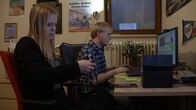 Ich bin noch da – Emily und ihr Freund Alex möchten das Thema Depression und Suizidgedanken bei Jugendlichen aus der Tabuzone holen, damit Betroffenen früher geholfen werden kann.