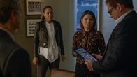 Bull – L-R: Danny James (Jamie Lee Kirchner), Taylor Rentzel (MacKenzie Meehan) und Jason Bull (Michael Weatherly)