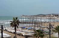 Stadt Land Kunst – Das sonnige Barcelona ist heute ein beliebtes Urlaubsziel. Ausgerechnet hier machte sich der französische Schriftsteller Jean Genet auf die Suche nach der Finsternis.