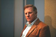 Monk – Francis Merrigan (Gordan Clapp), der im Büro neben Dr. Krogers Praxis arbeitet, ist froh darüber, dass Kroger und seine Patienten aus dem Haus verschwinden...
