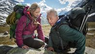 Das Alter der Erde – Der schwerkranke Henrik (Klaus J. Behrendt) will mit Birthe (Ann-Kathrin Kramer) unbedingt auf einen entlegenen Gletscher steigen.