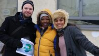 Mein Job - Dein Job – Die Kirchenchor-Sängerinnen aus Las Vegas mit dem bayerischen Chorleiter.