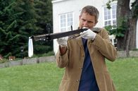 Die Rosenheim-Cops – Ein Fall mit Rätseln für Kommissar Satori (Markus Böker), denn die Tote wurde mit einer antiken Armbrust erschossen.