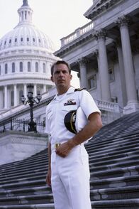 No Way Out – Tom Farrell (Kevin Costner)
