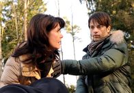 Sturm der Liebe – ARD STURM DER LIEBE FOLGE 1280 Uhr im ERSTEN. Robert (Lorenzo Patané, r.) will Barbara (Nicola Tiggeler, l.) nicht zu nahe an Valentina heranlassen.