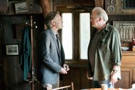 The Sinner – l-r: Detective Lt. Harry Ambrose (Bill Pullman), Jack (Tracy Letts)