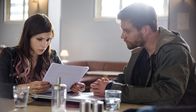 Die Informantin – Drogenfahnder Jan (Ken Duken) setzt Aylin (Aylin Tezel) als Lockvogel ein.